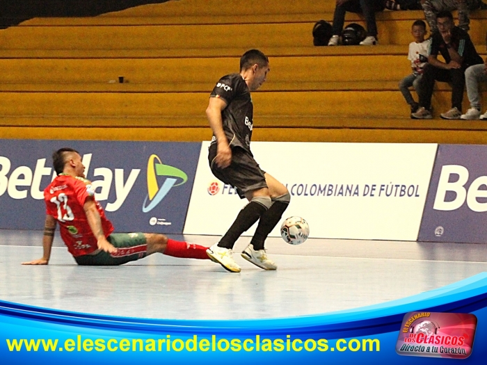 Triunfo felino en la Liga Futsal