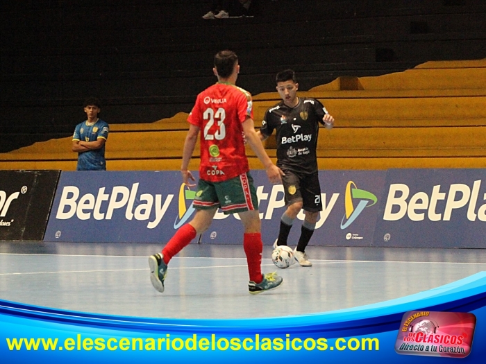 Triunfo felino en la Liga Futsal