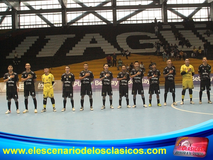 Triunfo felino en la Liga Futsal