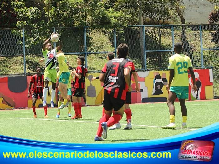 Leones Golea en la Primera A