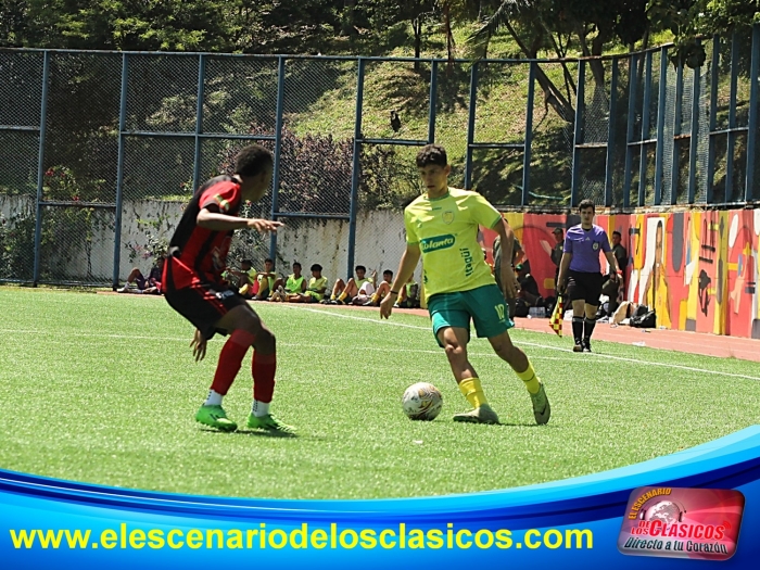 Leones Golea en la Primera A