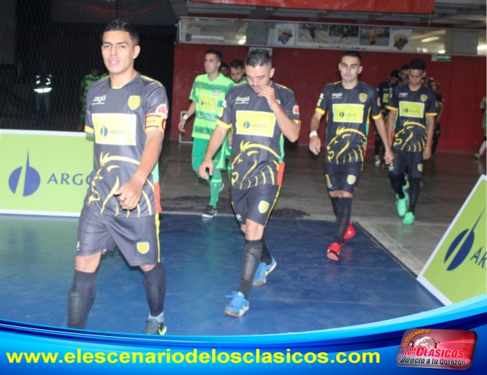 El súper duelo de futsal quedó empatado