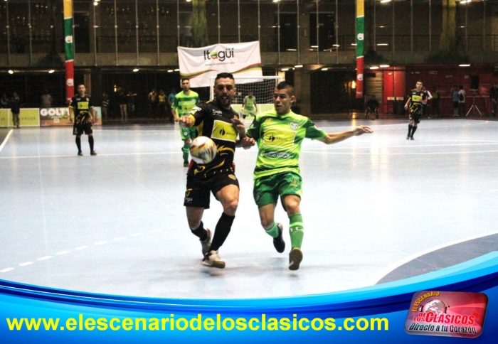 El súper duelo de futsal quedó empatado