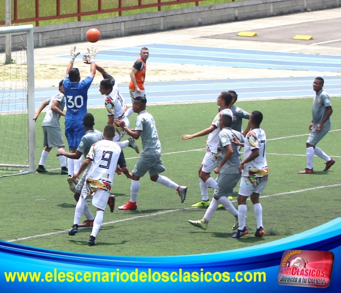 Ditaires F.C y Envigado F.C, dejaron el pleito en tablas