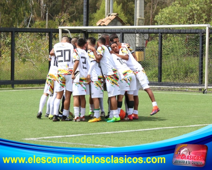 Picotazo de Águilas a Ditaires F.C en la Primera A