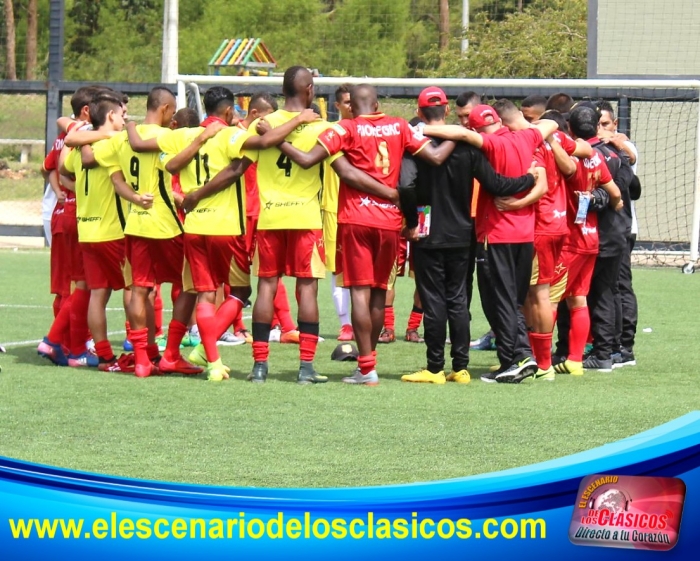 Picotazo de Águilas a Ditaires F.C en la Primera A