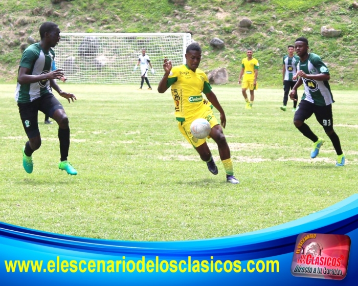 Sin emociones el juego Leones F.C y Los del Sur de la Primera A