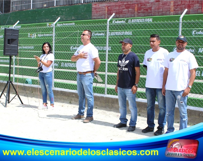 Dos históricos itagüiseños en la inauguración de la Copa Bon Bon Bum