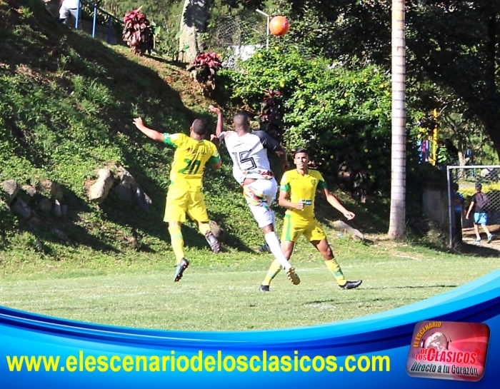 Primera A: Leones F.C y Ditaires F.C definieron el clásico a un minuto del final