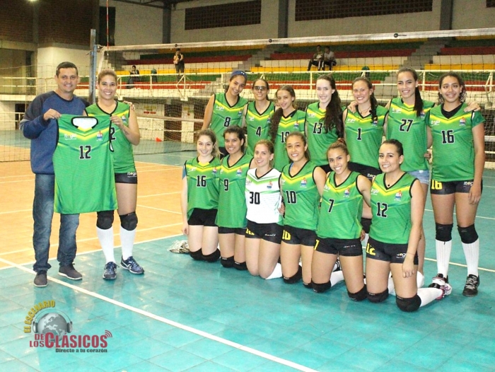 Fundación Real Madrid: Otra entrega de uniformes motivante, esta vez al voleibol