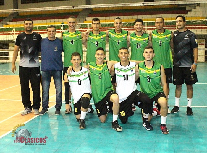 Fundación Real Madrid: Otra entrega de uniformes motivante, esta vez al voleibol