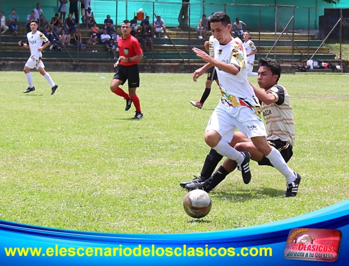 Ditaires F.C y La Mazzia empataron en un agitado juego en la Sub 18 A