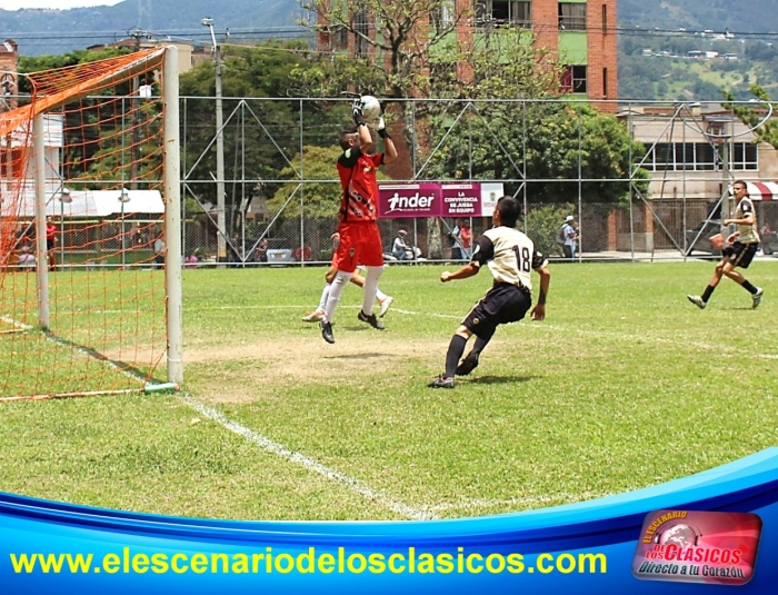 Ditaires F.C y La Mazzia empataron en un agitado juego en la Sub 18 A