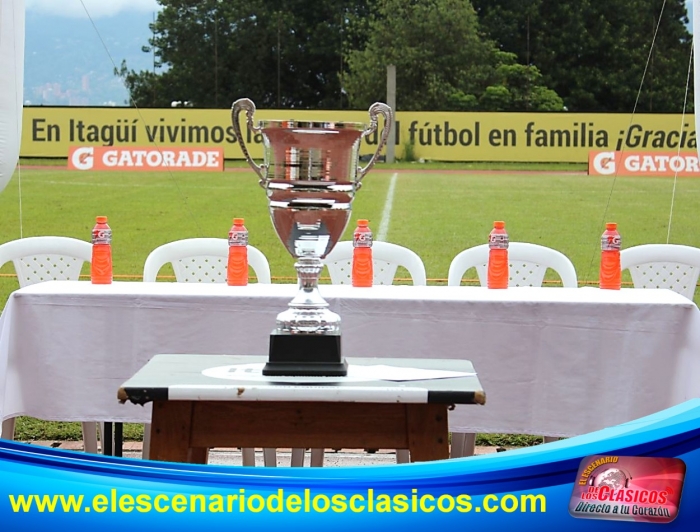 Inauguración de la Copa Gatorade en Itagüí, espectáculo de colorido deportivo