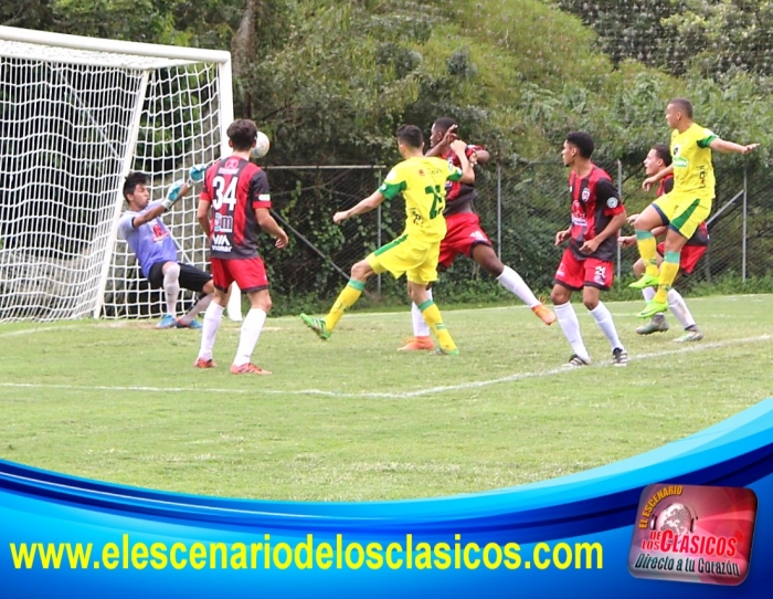 Tres penales en el juego Leones F.C y Ferroválvulas en la Primera A