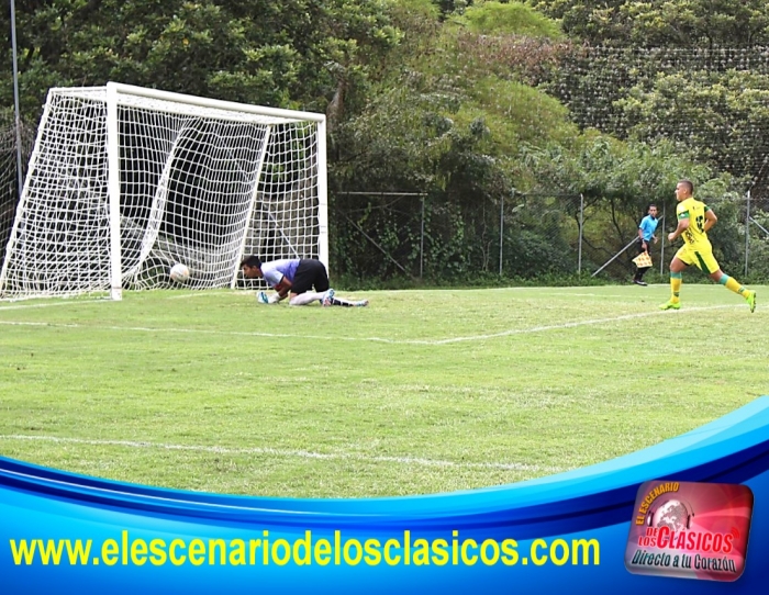 Tres penales en el juego Leones F.C y Ferroválvulas en la Primera A