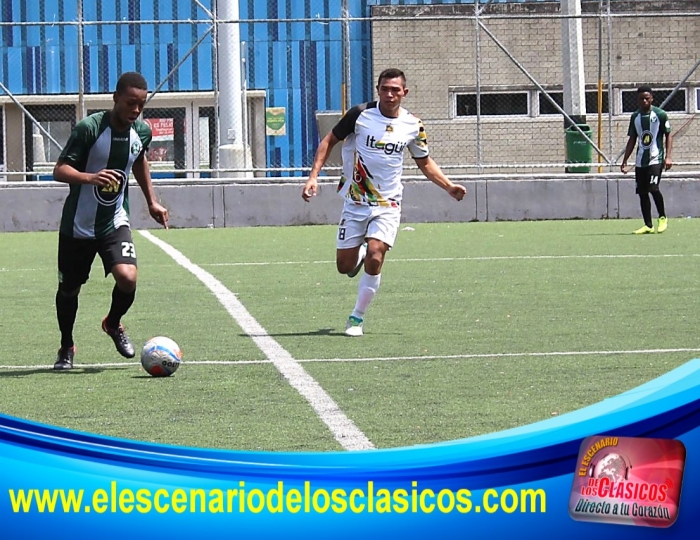 Empate agónico de Ditaires F.C ante Los del Sur en la Primera A