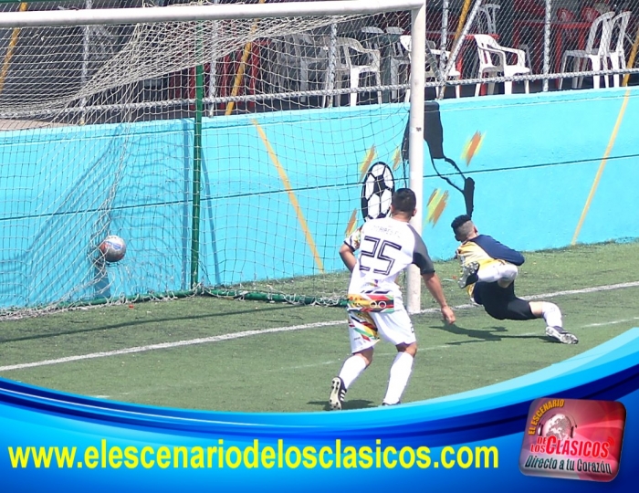 Empate agónico de Ditaires F.C ante Los del Sur en la Primera A