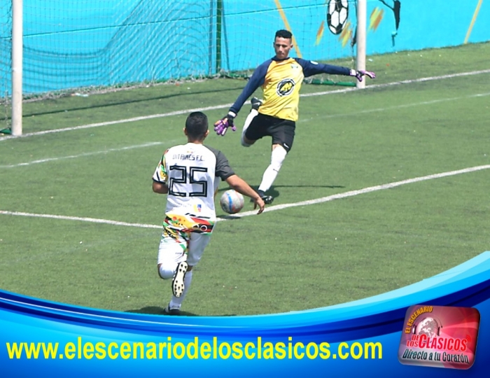 Empate agónico de Ditaires F.C ante Los del Sur en la Primera A