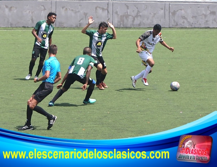 Empate agónico de Ditaires F.C ante Los del Sur en la Primera A