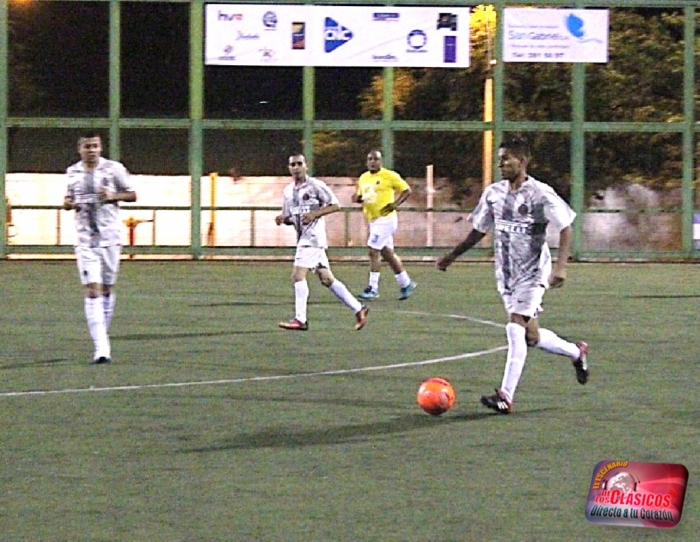 Lluvia de goles en el inicio del Vacacional de La Estrella