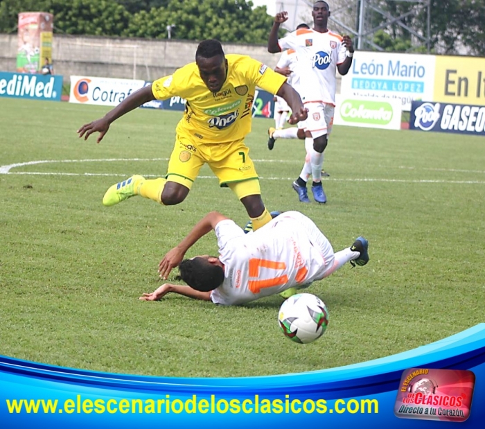 Copa Águila: Felinos y naranjas en tablas