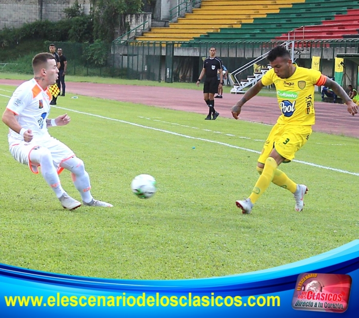 Copa Águila: Felinos y naranjas en tablas