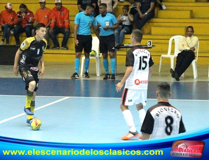 Liga Futsal: Estreno felino inesperado