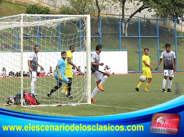 Leones F.C  y Pacho Maturana, empate y gol olímpico en la Primera A