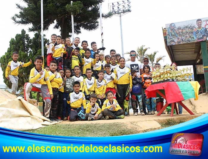 Fiesta y colorido deportivo en el 5° Chequeo de Saltamontes