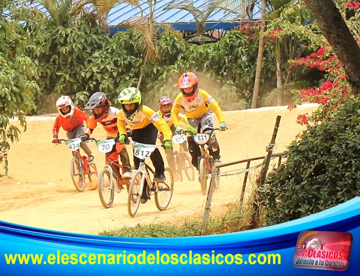 Fiesta y colorido deportivo en el 5° Chequeo de Saltamontes